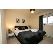Greetwell Close - 3 Bedroom Apartment - Big DISC0UNT on Monthly Booking!