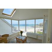 Gulls Roost - Pet Friendly Self Catering Holiday Cottage Portreath, Cornwall
