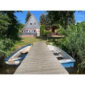 Haus am See mit Steg, Boot, Kamin und Sauna - Mecklenburgische Seenplatte