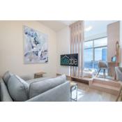 High-Floor Studio with panoramic Marina Views