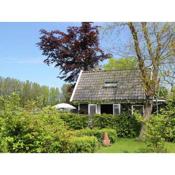 Holiday home for two people at a peaceful central location in Heiloo near Egmond