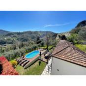 Holiday villa with private pool, spectacular views and close to Lucca Pisa Florence