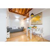 Home in Porto - Cozy 2BR Duplex by LovelyStay