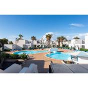 HomeforGuest Apartamento con terraza y piscina en Corralejo