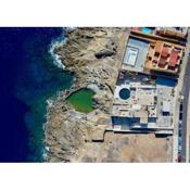 HomeForGuest Exclusive Design Villa 1080 m2, oceanfront, 2 swimming pools