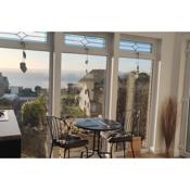 KINGHORN - Private room, ensuite & sunroom with Fab views