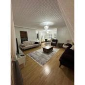 lovely 2 bedrooms apartment with full furniture