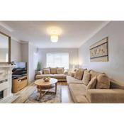 Modern Spacious 2 Bedroom Apartment in Brentwood