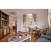 Neoclassical Apartment close to Syntagma-Plaka by GHH