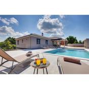 Neue Villa bei Rovinj mit privatem Pool, WLAN, Klima