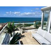 NEW! Stunning 2 Bed Beach Front Penthouse Apartment - Topaz, Compass Point