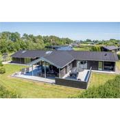 Nice Home In Hadsund With 5 Bedrooms, Sauna And Private Swimming Pool