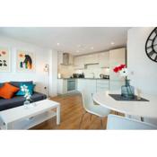 Oliverball Serviced Apartments - Elm View - 2 Bedroom 2 Bathroom Apartment with Parking in Central Southsea