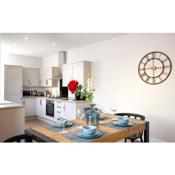 Oliverball Serviced Apartments - Morley Cottage - Modern 3 bedroom, 2 bathroom house with garden in Portsmouth