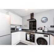 Park View- 2 bed apartment close to East Surrey Hospital