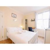 Pass the Keys Flat 3 and 4 Top Floor Comfy Two Studio Rooms