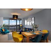 PENTHOUSE sea-view Apartment-Plymouth - Sleeps 7 - Private Parking - Habita Property