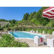 Quaint Holiday Home in Belforte all Isauro with Pool