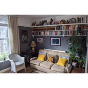 Quirky flat with private deck in Bristol centre!