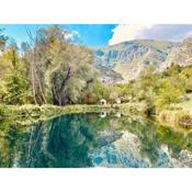 Romantic Yurt in Nature Reserve with Jacuzzi