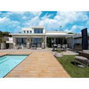 Scenic villa in Mèze with private pool