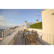 Scirocco Apartment with terrace by Wonderful Italy
