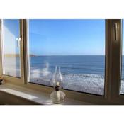 Sea View Apartment - Beautiful apartment with stunning views right across the sea