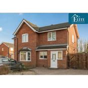 Semi-Detached House with Private Driveway - Elite Properties