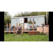 Shepherds Hut with Hot Tub