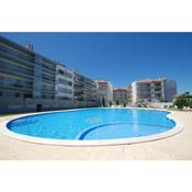 Shine - Lovely 2 bedroom apartment, only 200m from the beach and restaurants