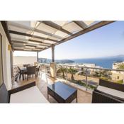 Sleek Flat with Private Beach and View in Milas