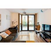 Spacious 1 bed Apartment with workspace, unlimited coffee & FREE Parking