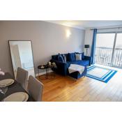 Spacious 2 Bed Flat With Parking