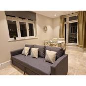 Spacious 2 BR with Balcony in Hendon