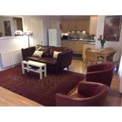 Stansted spacious 2-bed apartment, easy access to Stansted Airport & London