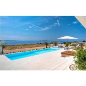 Stunning home in Novalja with Jacuzzi, 4 Bedrooms and WiFi
