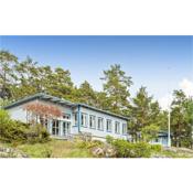 Stunning home in Stavsns with Sauna, 4 Bedrooms and WiFi