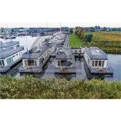 Stunning ship-boat in Aalsmeer with 2 Bedrooms and WiFi