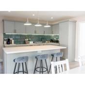 Stylish 4 Bed, newly renovated home in Nottingham