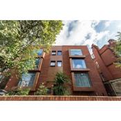 The Hampstead Crib - Bewitching 2BDR Flat with Balcony