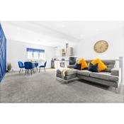 The Woodfield - stunning modern 2 bed apartment - TV in every bedroom!