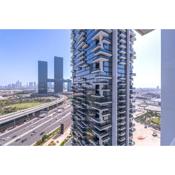 Upscale Two Bedroom with Balcony & Free Parking near Zabeel Park by Sojo Stay