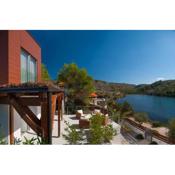 Villa Infinite - 5 Bedroom villa - Ultra modern - Stunning sea views Seafront Location