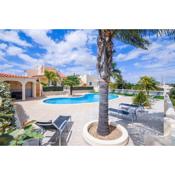 Villa Paraiso - Luxury villa perfect for families!
