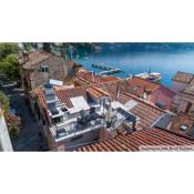 Villa Volos with 3 apartments,one with jacuzzi and two with roof terraces