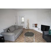Whitley Bay - Sleeps 6 - Refurbished Throughout - Fast Wifi - Dogs Welcome